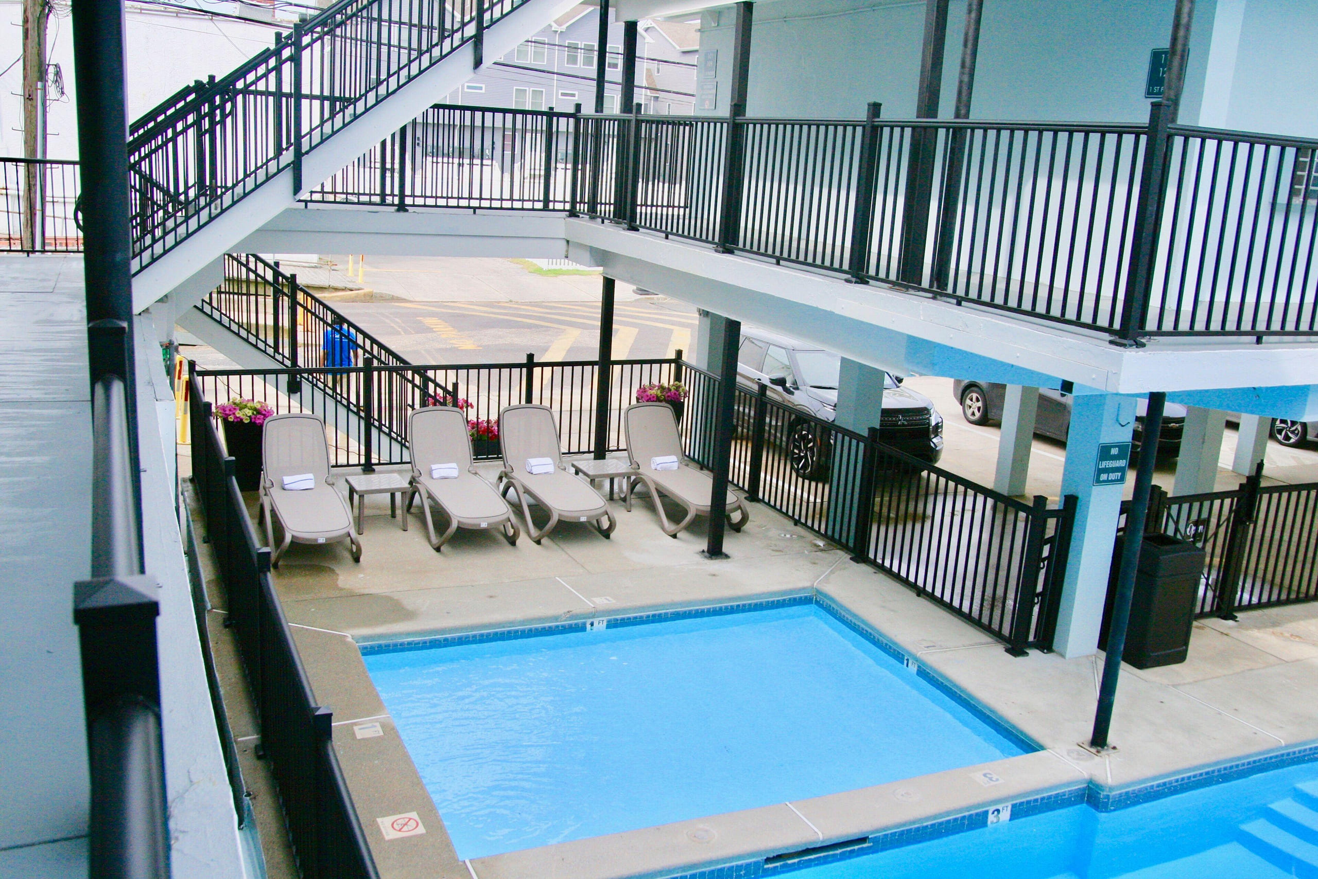 Wnętrze luksusowego hotelu kasynowego – elegancka sala