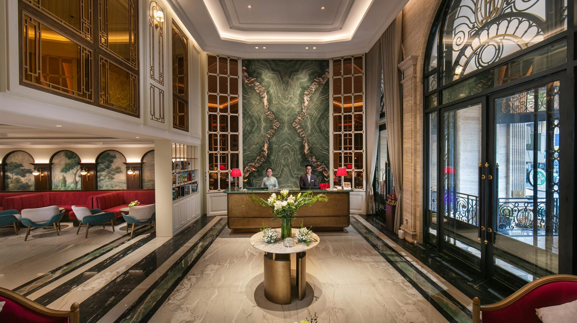 Elegancki lobby hotelu z kasynem